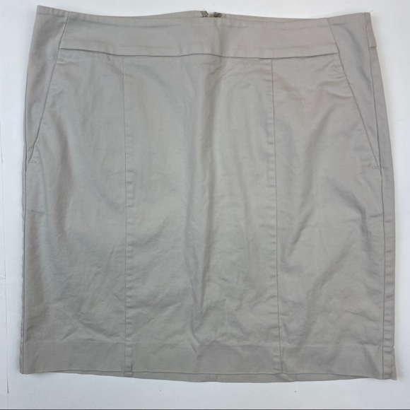 Ann Taylor Dresses & Skirts - 3/$25 Ann Taylor Madison Mini Skirt Size 6P